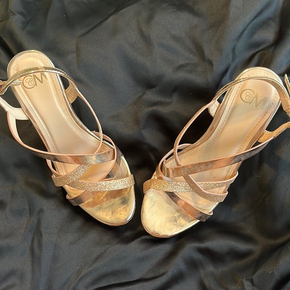 Rose gold heels - Picture 1 of 7